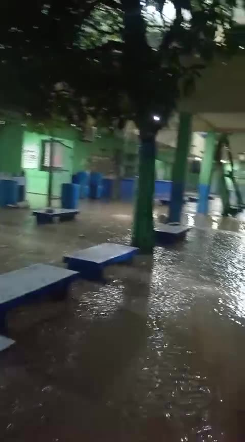Grave inundación en colegio de Cartagena