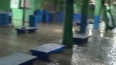 Grave inundación en colegio de Cartagena