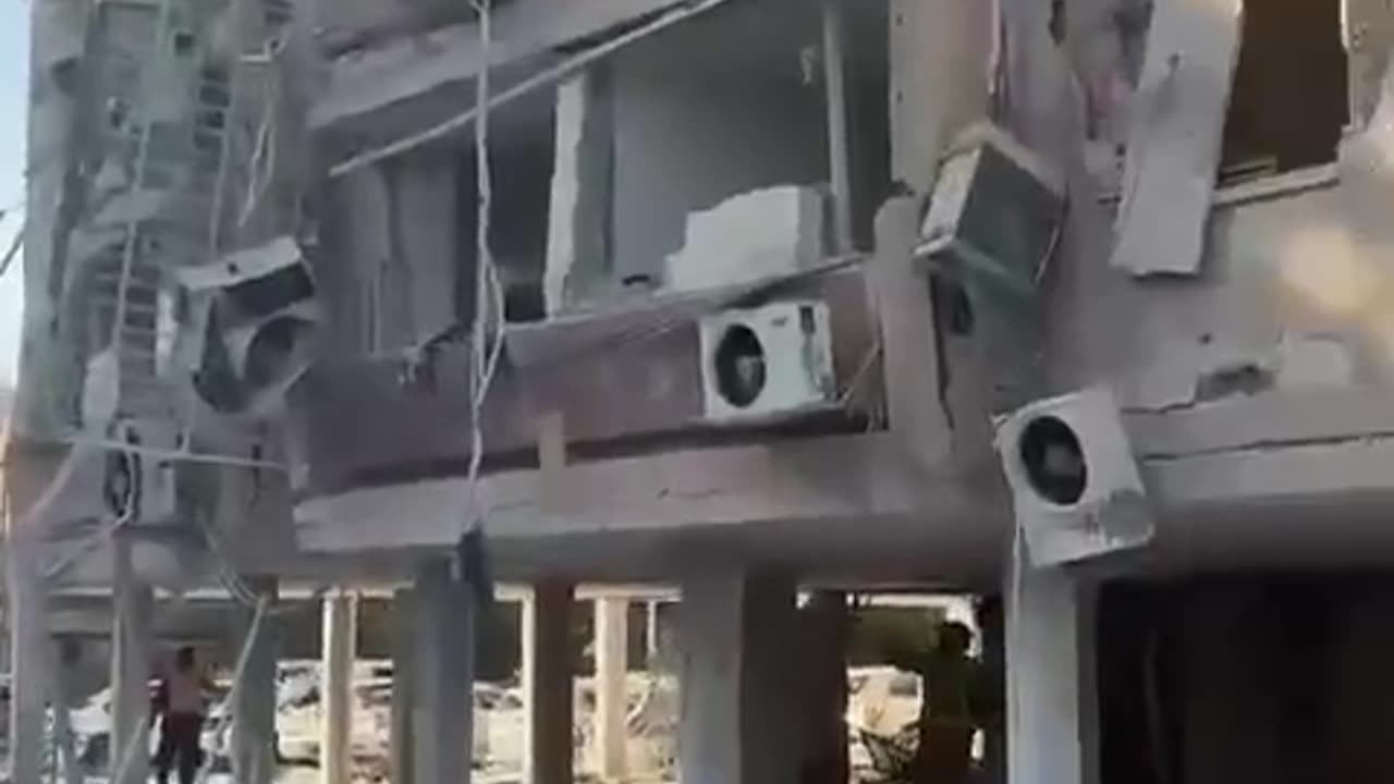 The first forces arrive on the scene in Holon