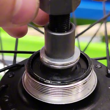 How to quickly refill a bicycle wheel hub with new grease