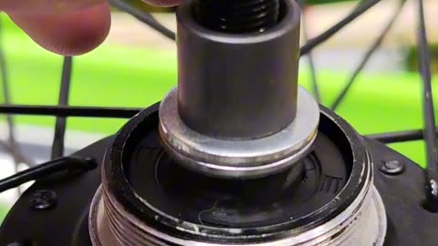How to quickly refill a bicycle wheel hub with new grease