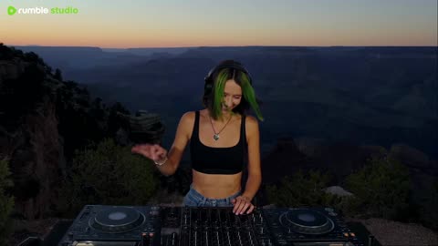 Miss Monique @ Grand Canyon (Arizona, USA) [Melodic Techno/ Progressive House DJ Mix]