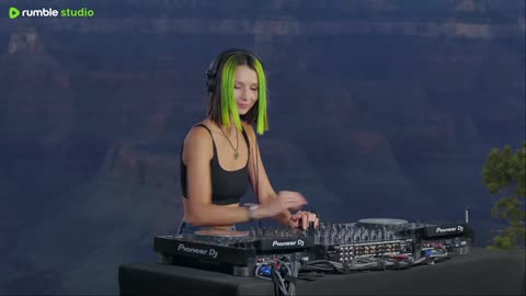 Miss Monique @ Grand Canyon (Arizona, USA) [Melodic Techno/ Progressive House DJ Mix]
