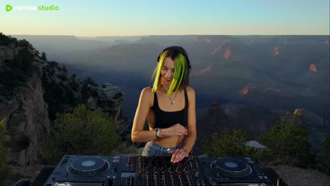 Miss Monique @ Grand Canyon (Arizona, USA) [Melodic Techno/ Progressive House DJ Mix]
