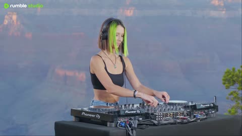 Miss Monique @ Grand Canyon (Arizona, USA) [Melodic Techno/ Progressive House DJ Mix]