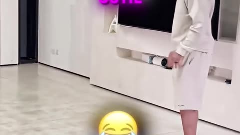 Ronaldo's daughter interrupted training😂