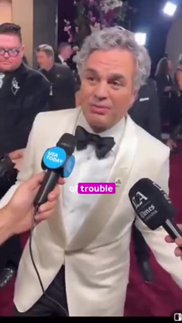 Mark Ruffalo Has Mental Breakdown on Red Carpet.