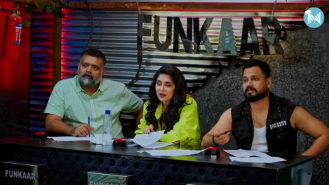 Kya aurat mard ke barabar hai? mein Larkiyon ke sath bus time pass karta hun | Funkaar S2 | Ep #14