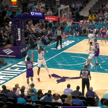 Utah Jazz - KJ from the corner and we're off 🏃‍♂️💨 (an assist for Isaiah too 👀)