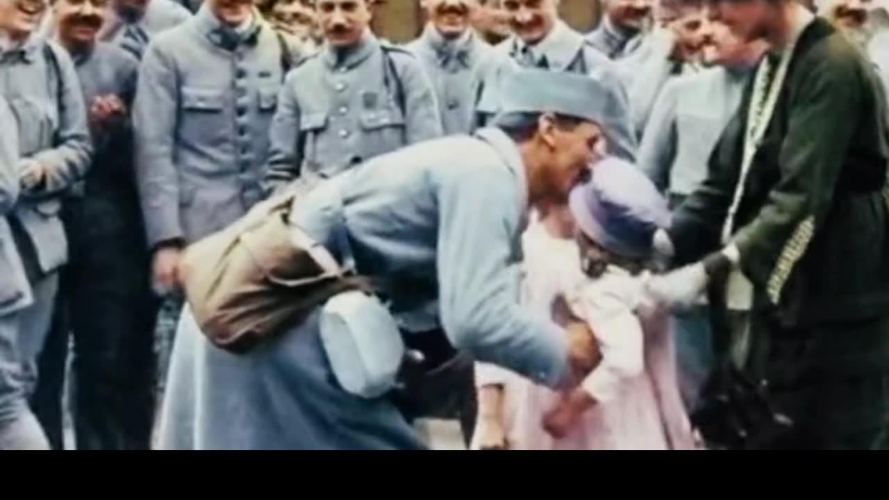 French WW1 soldiers after armistice 🇫🇷 Troops returning from war in 1918 🎖️ Historic end-of-war