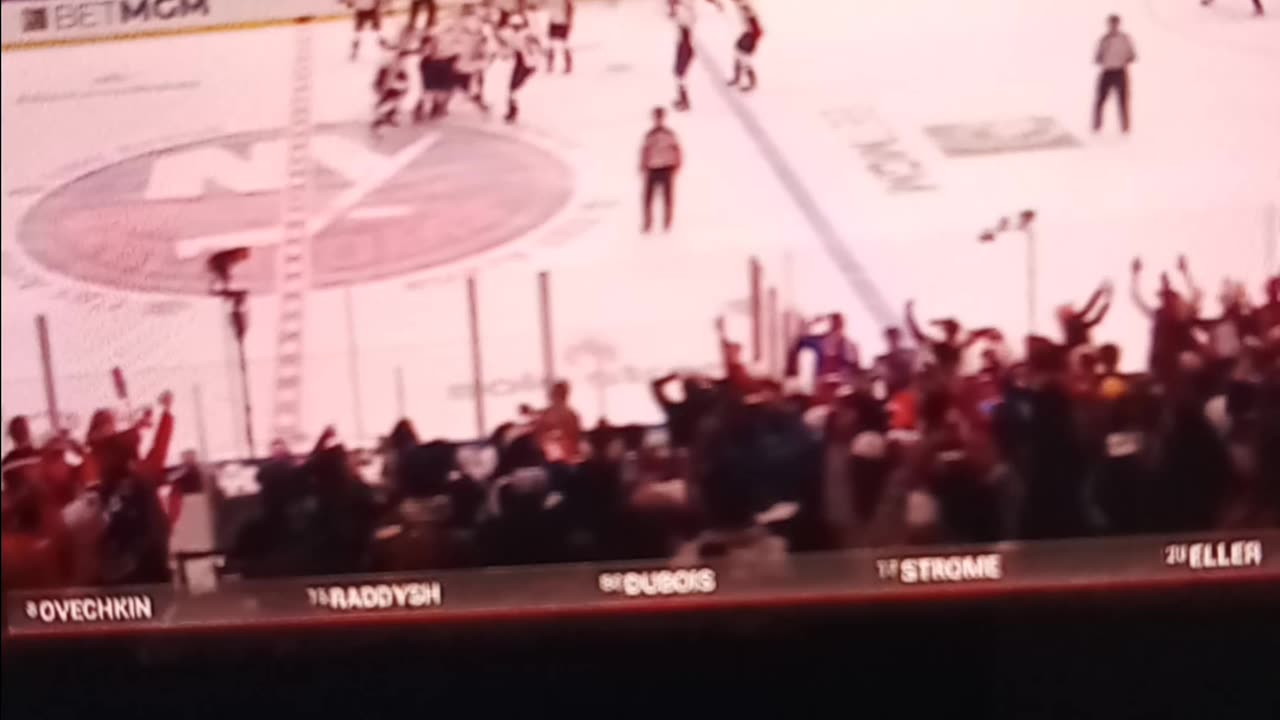 Ovi stands alone!!! Breaks Gretzky's record!!! Now on to 900