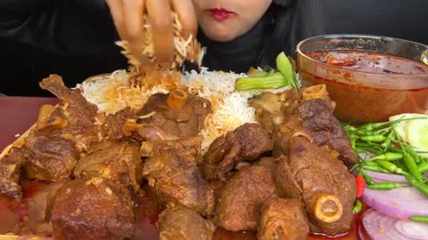 SPICY MUTTON CURRY,WHITE RICE,GREEN CHILLI &SALAD *ASMR EATING*