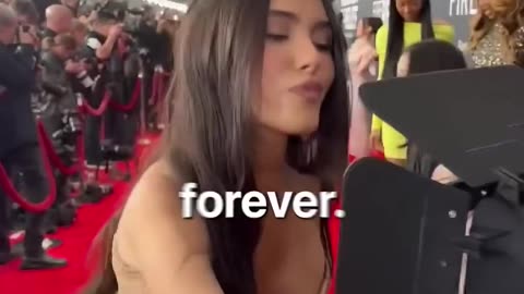 Celebs Signed a Camera Lens at the GRAMMYs!