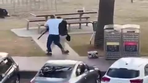 Shocking footage of how this HERO saved multiple lives today on Bondi Beach in Sydney, Australia 🙏🏻