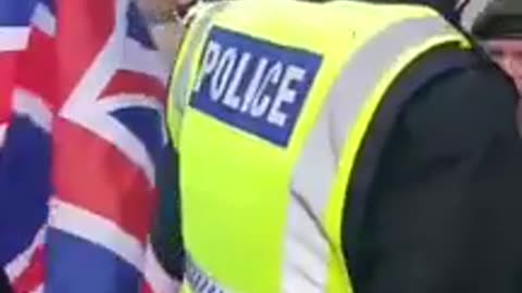BRITISH SYSTEM PIG CAUTION VETERANS FOR WAVING BRITISH FLAG