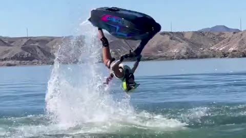 Crazy skills (via:@demi.hcjetskigirl)