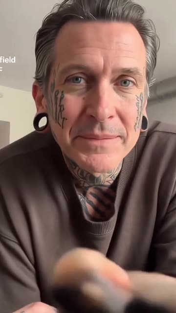 Gavin Newscum has Aura