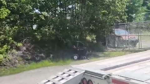 THEY DROVE IT OFF THE SIDE OF MY TRAILER #ourtruckinglife #trucker #reallifetruckers #atruckerslife