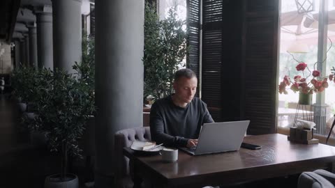 Top 5 Side Hustles for Young Adults: Earn Extra Cash Fast!
