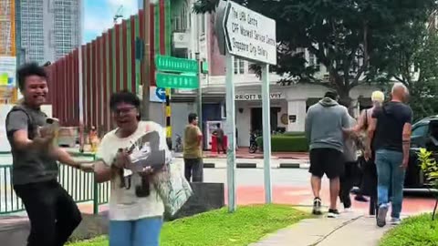 Lady Gaga fan gets his vinyl signed