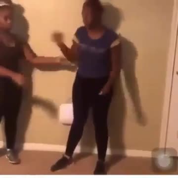 GIRL FIGHT LET ME GET OUT DUH WHEY