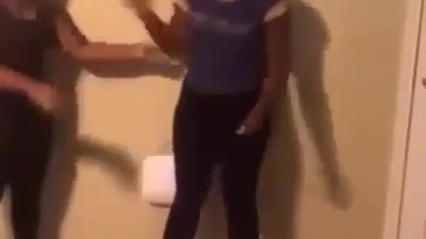 GIRL FIGHT LET ME GET OUT DUH WHEY