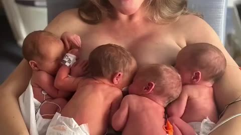 ¡Qué alegría, cuatrillizos! ¿Es una alegría, verdad?