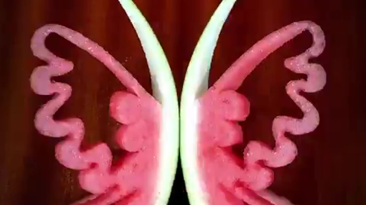 Turning watermelon to art