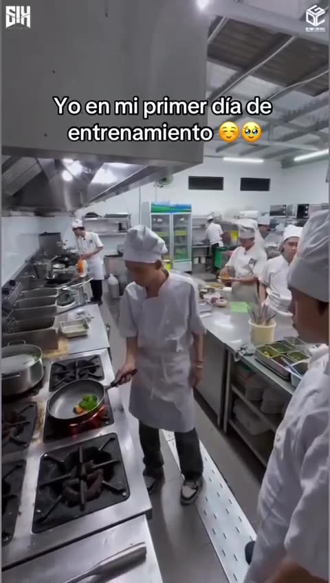 My Mom: Why did you get fired on your first day at work? 🙄