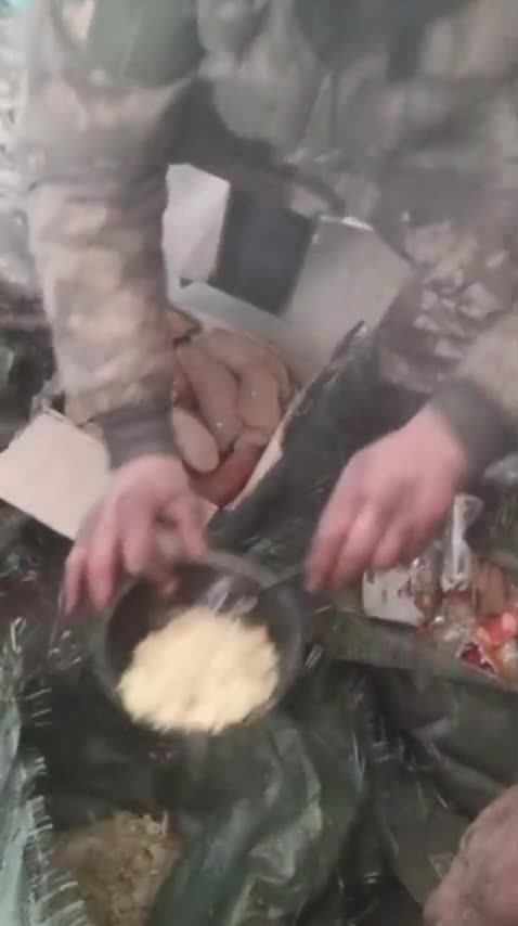 Lunchtime At the Front