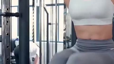 Intense Gym Workout – Sexy Girl in Tight Jeans & Bra Crushing It! 💪❤️‍🔥