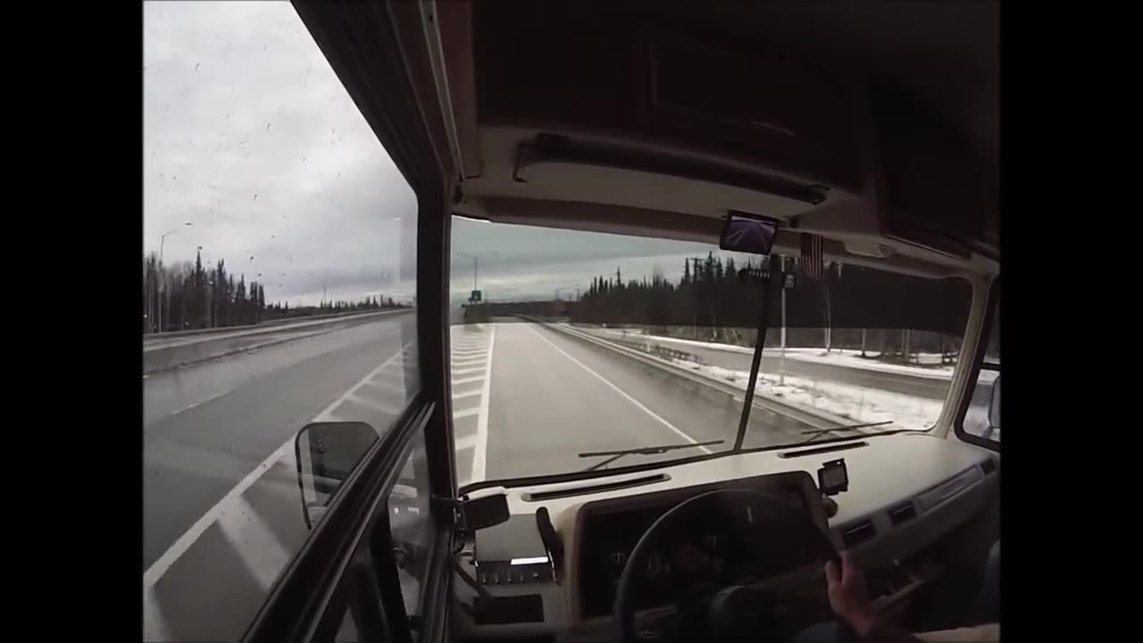 driving the RV to north pole Alaska to see the giant santa statue