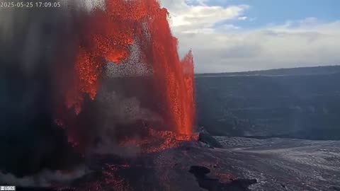 Giant Lava Fountains Erupt At Kilauea 💥 Big Island Video News