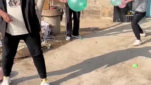 Sheep popping balloon challenge, bats are really unlucky