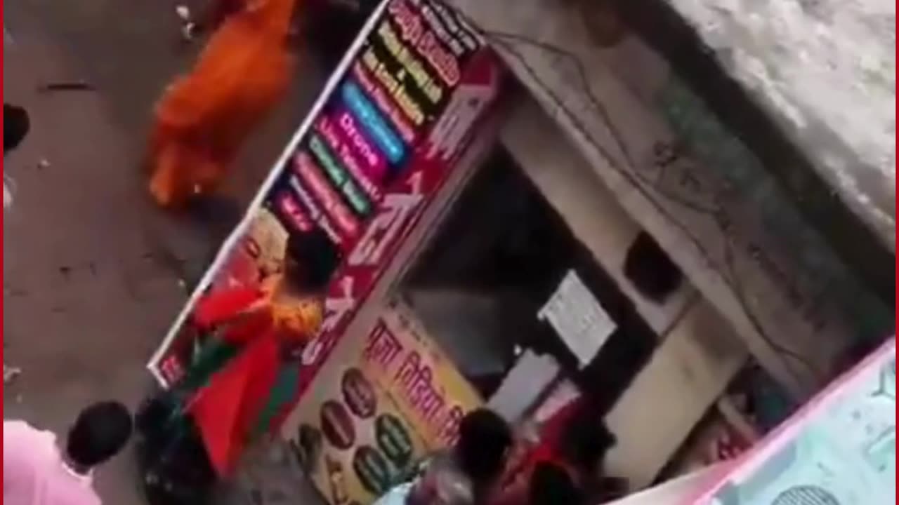 UP: Boy Dies of Electrocution in Ballia, Police Lathi Charge on Protesting Women Sparks Outrage