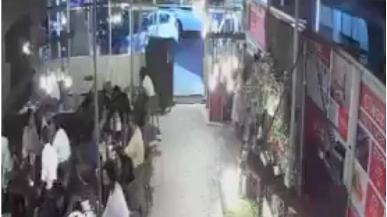 Lucknow: Speeding Scorpio Rams Into Dhaba, Chaos Ensues