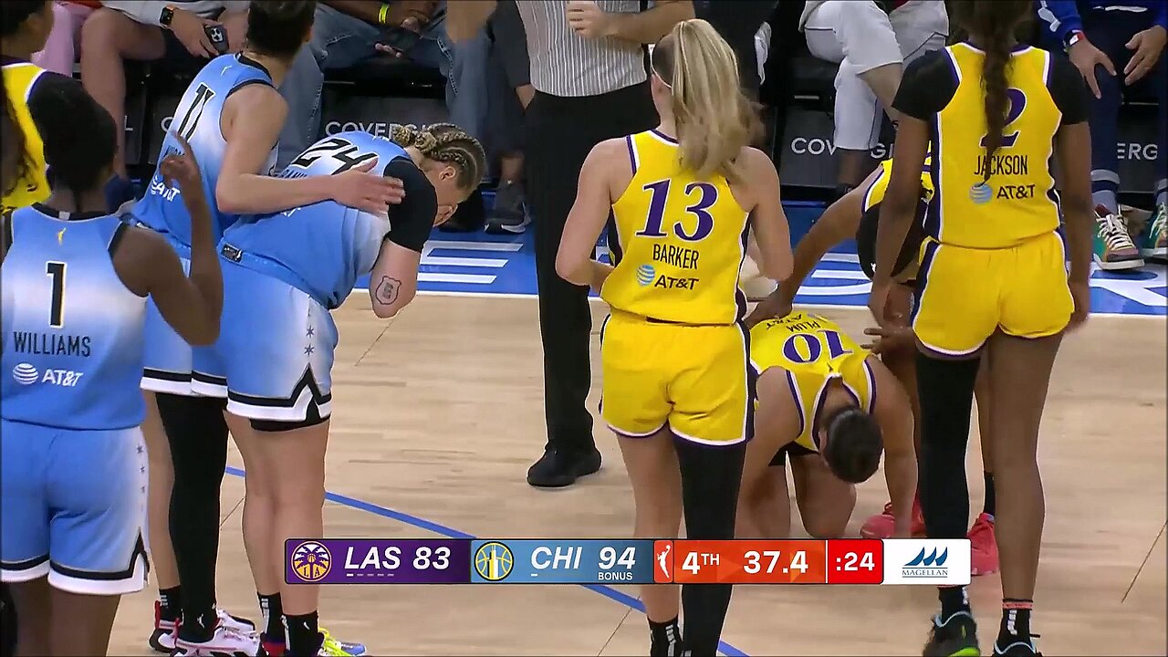 🫢 TECH, Kelsey Plum WHACKS Banham in face, flail | LA Sparks vs Chicago Sky, WNBA women's basketball