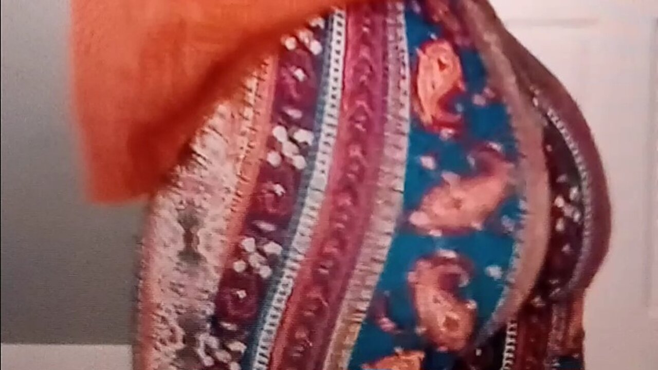 Cake in forbidden leggings