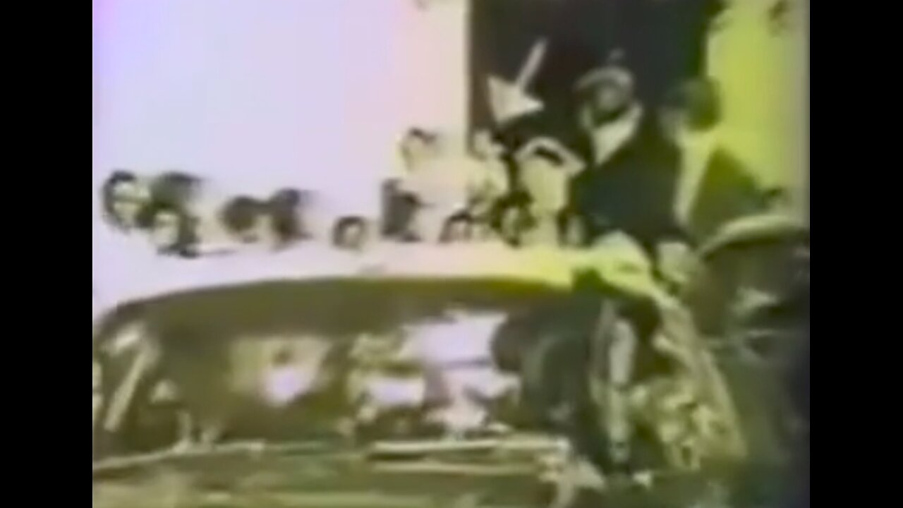 William Cooper Shows Photo Of Lee Harvey Oswald Standing in Door Way During JFK Assassination