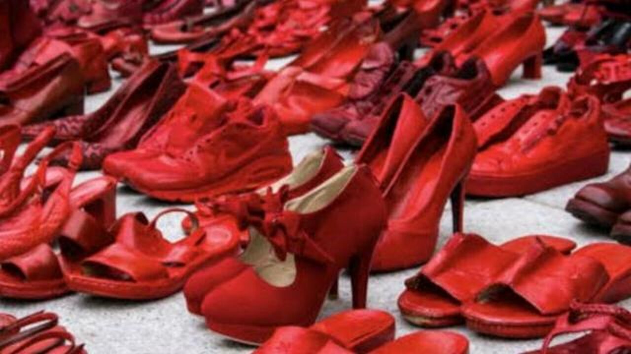 RED SHOE NIGHTMARE! I'M STARTING TO FEEL DEFEATED.....