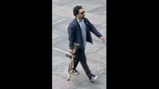 🚨BREAKING: Pray for Midtown Manhattan. Alleged shooter with AR rifle spotted.