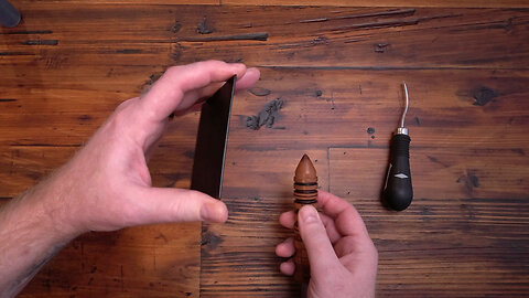 Fastest Way to Dye and Burnish Leather Edges by Hand with Minimal Effort. Leathercrafting Tips.