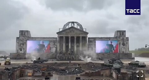 Putin builds full-size Reichstag in Moscow to show spine-tingling storming