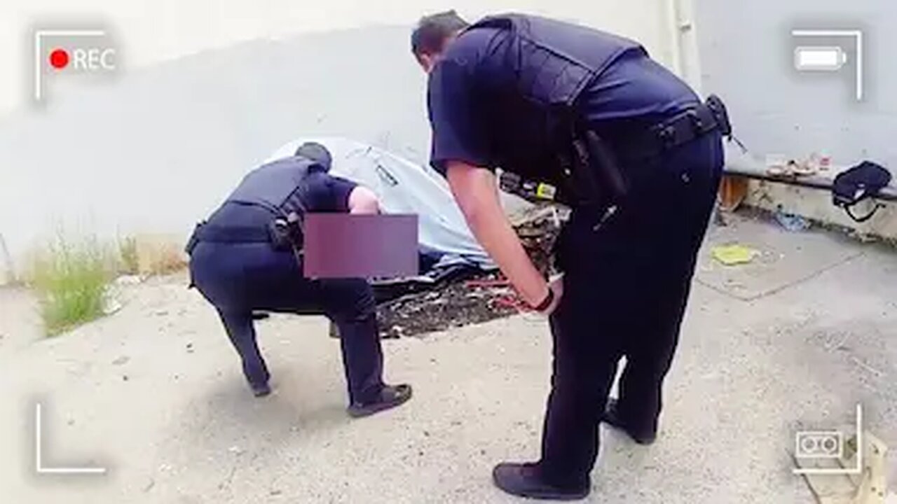 Cops End Their Careers After Disturbing Incident With Dead Body