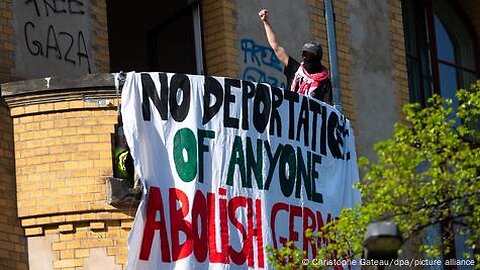 Pro-Palestinian protesters seize university hall in Berlin - Police arrest 95 people in mass raid