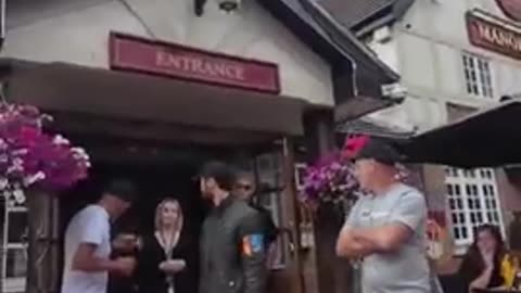 Englishman be refused entry into an English pub for displaying an English flag
