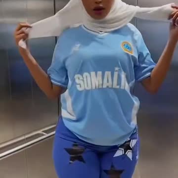 Yummy looking Somali girl.