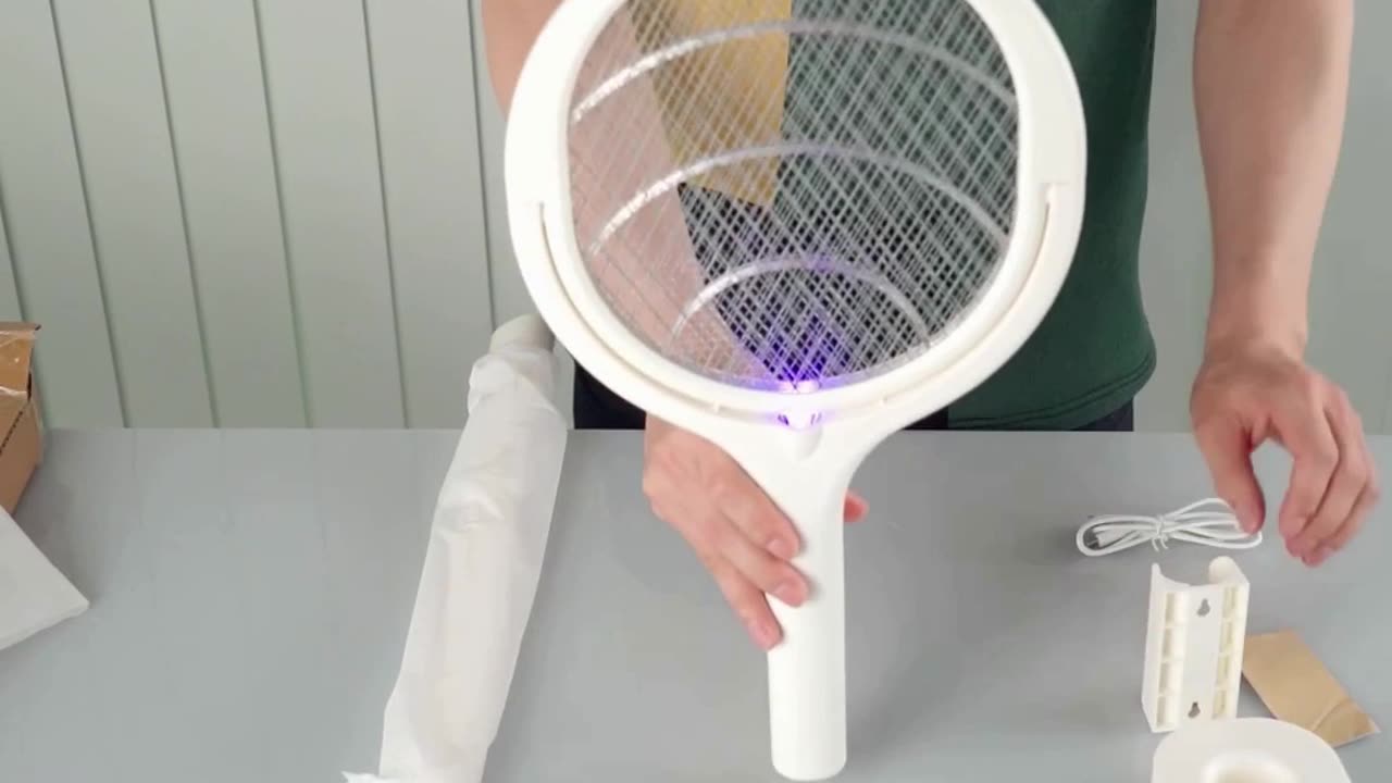 Rotating Head Rechargeable Electric Fly Swatter Electric Fly Swatter Racket