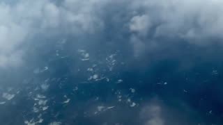 Olas en distintas direcciones se divisan en el ojo del huracán Melissa