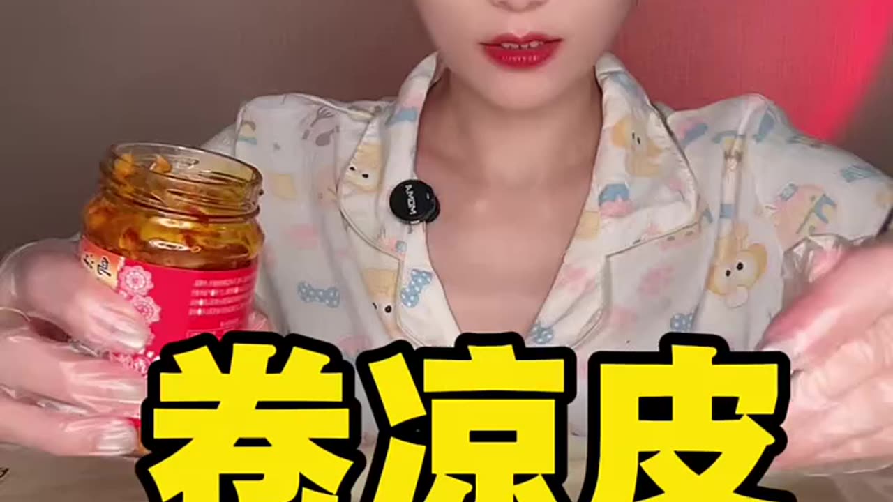 Spicy Rice Noodles Mukbang with Rich Soup & Toppings!"